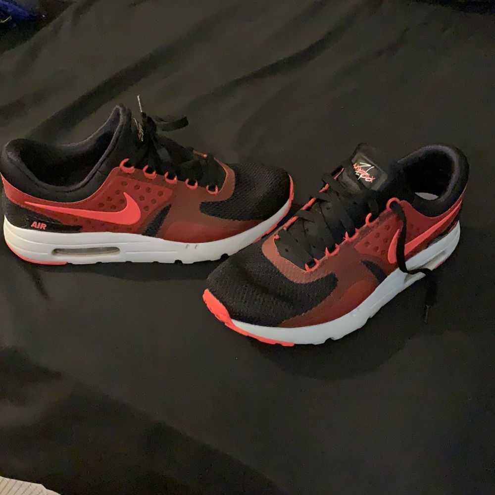 Nike Air Max Zero Essential